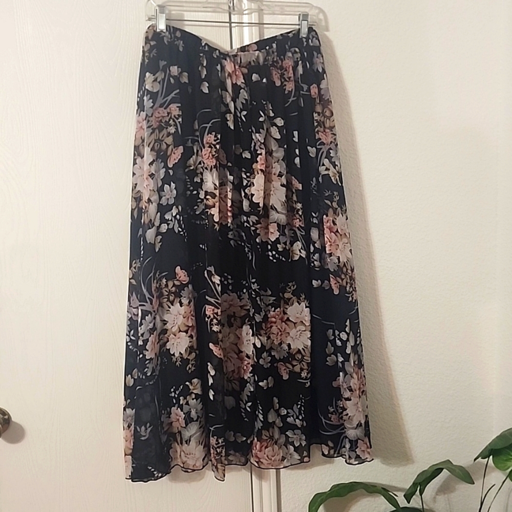 Two-piece skirt set